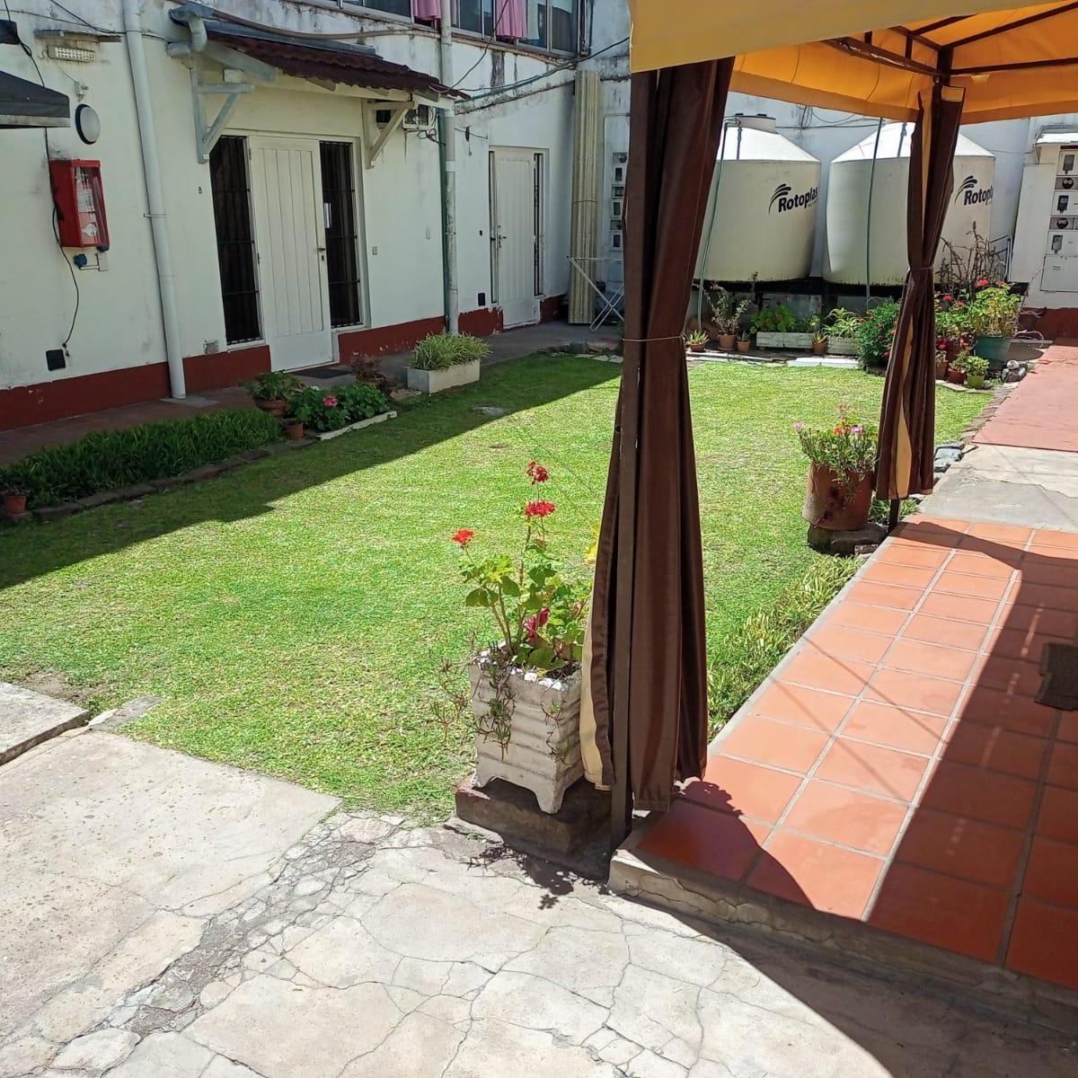Departamento de 2 Ambientes con Balcon, 1er. Porescalera 1