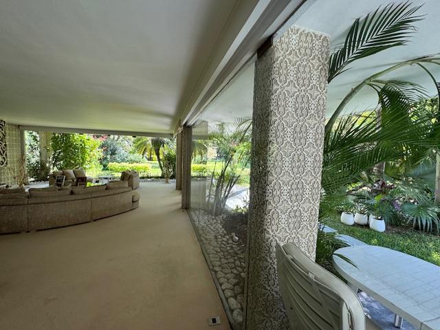 Excelente Casa Racionalista en La Mejor Zona de La Horqueta 2