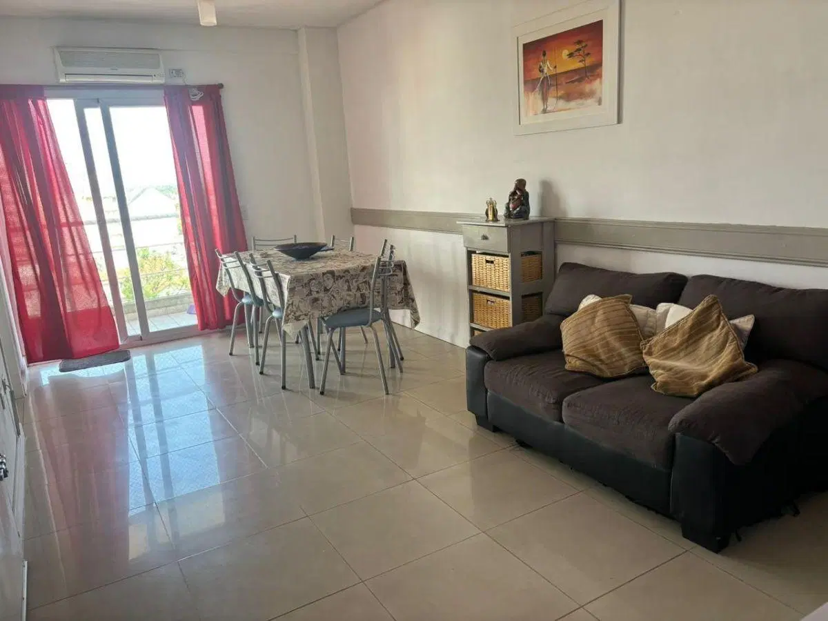 SEMIPISO DE 3 AMBIENTES CON VESTIDOR, TOILETTE Y BALCÓN AL FRENTE 2