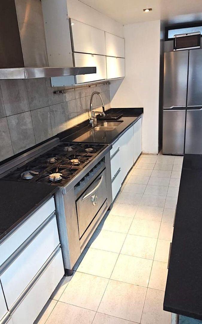 Foto de CASA DE CATEGORIA EN BARRIO MIGNAQUY / LOMAS DE ZAMORA /ALQUILER, imagen 4