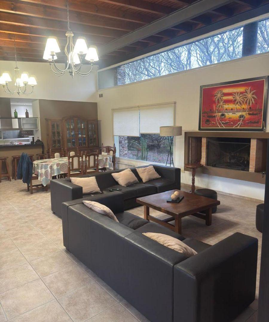 Foto de HERMOSA CASA EN ALQUILER EN CAMPOS DE ROCA, imagen 1