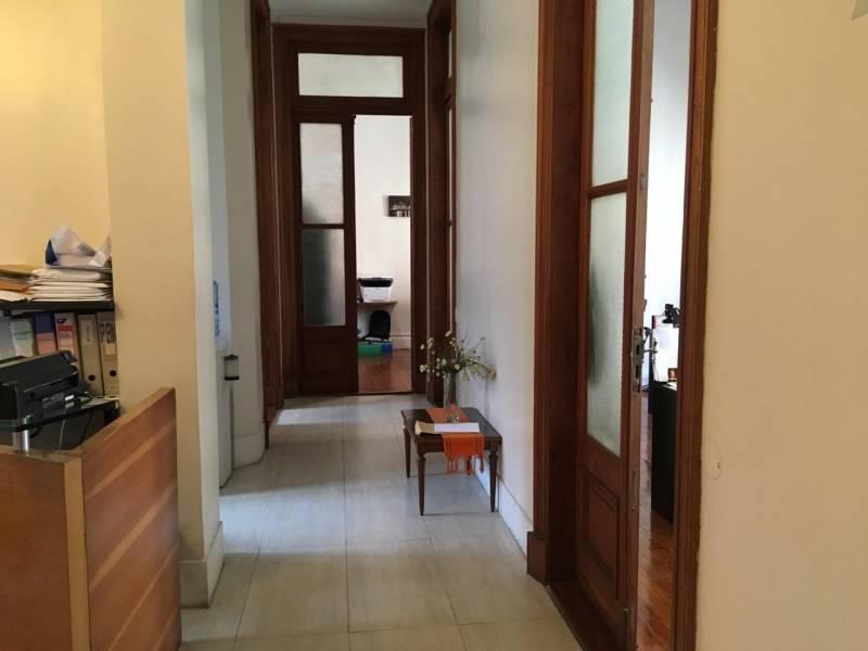 Foto de VENTA DE DEPARTAMENTO en EDIFICIO ANTIGUO 8 ambientes, imagen 3