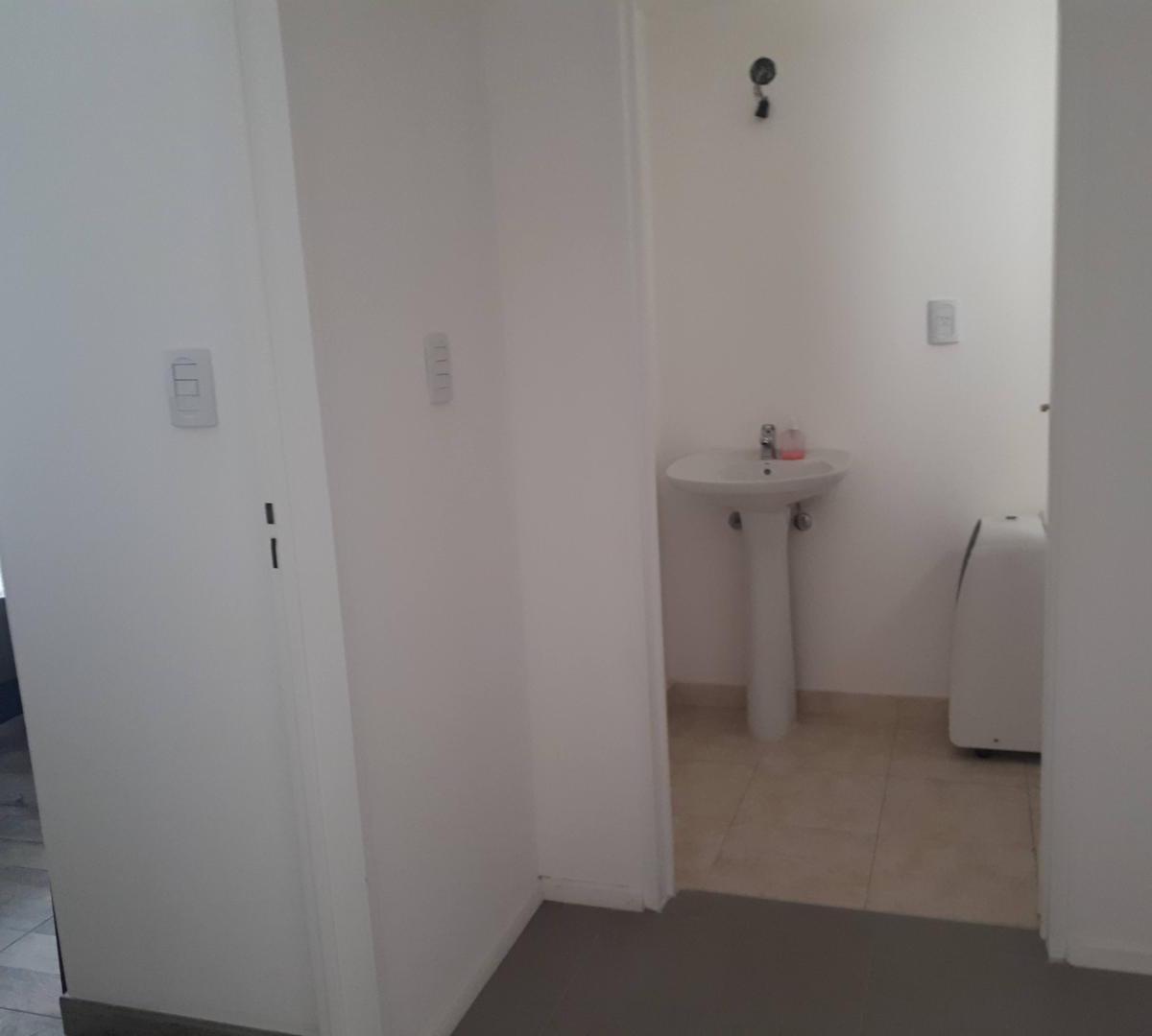 Excelente 3 Amb Nuevos con Cochera 2 Baños Fte Pque Lezama 2