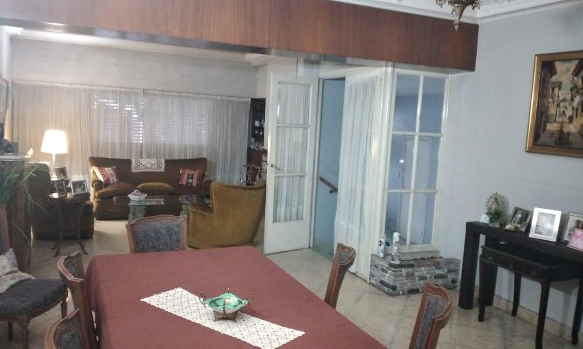 Portela 938 Casa en PH 6 Ambientes con Patios Terraza y Garage 3