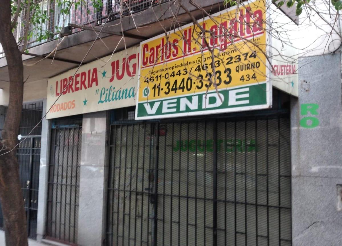 Excelente Local a La Venta con Gran Vidriera - Ramón Falcón 2559 4