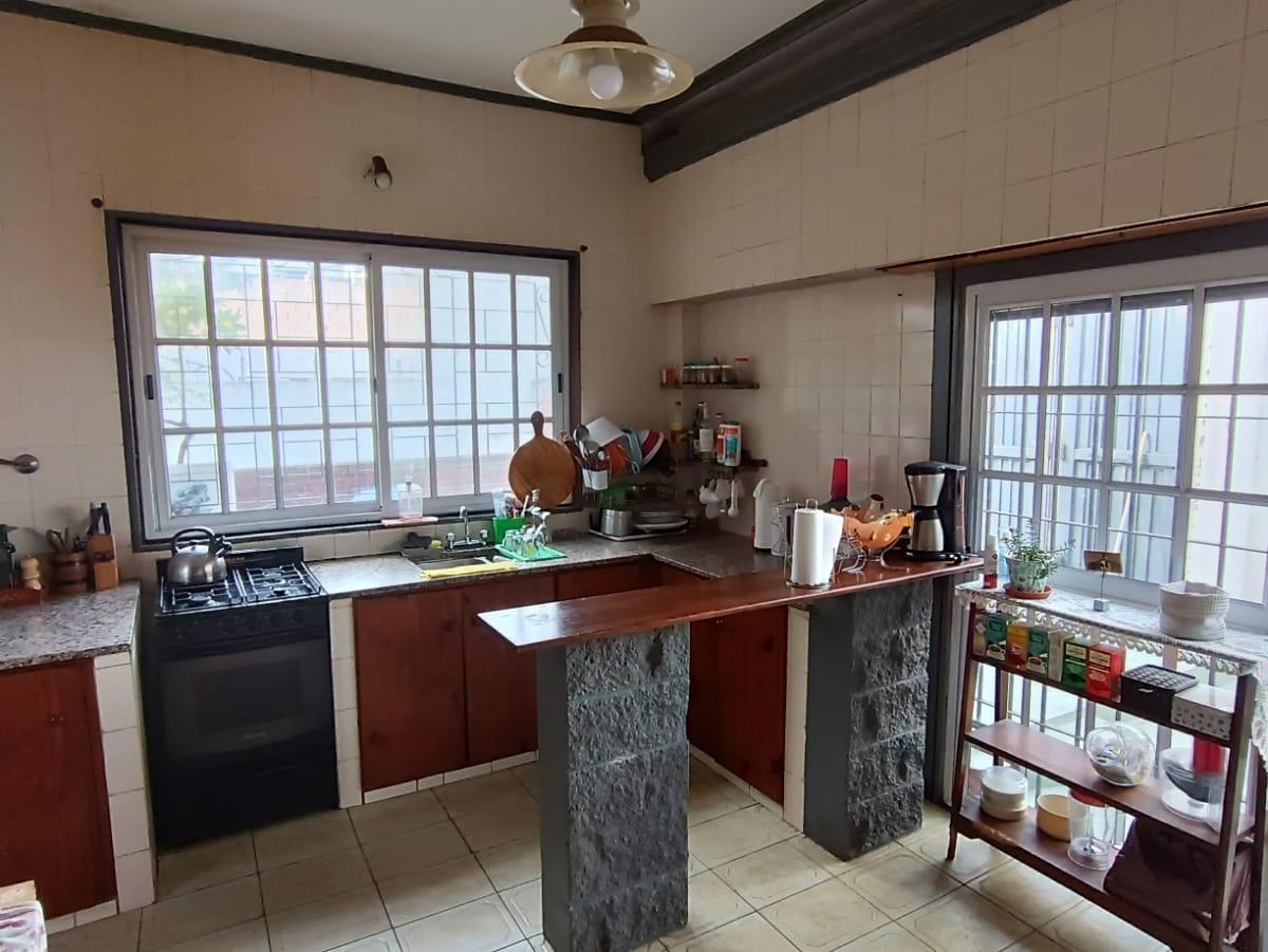 Casa 6 Ambientes en PH Entrada Independiente 2 Patios y Terraza Ideal 2 Familias 2