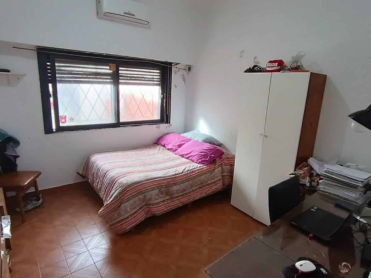 Casa 6 Ambientes en PH Entrada Independiente 2 Patios y Terraza Ideal 2 Familias 1