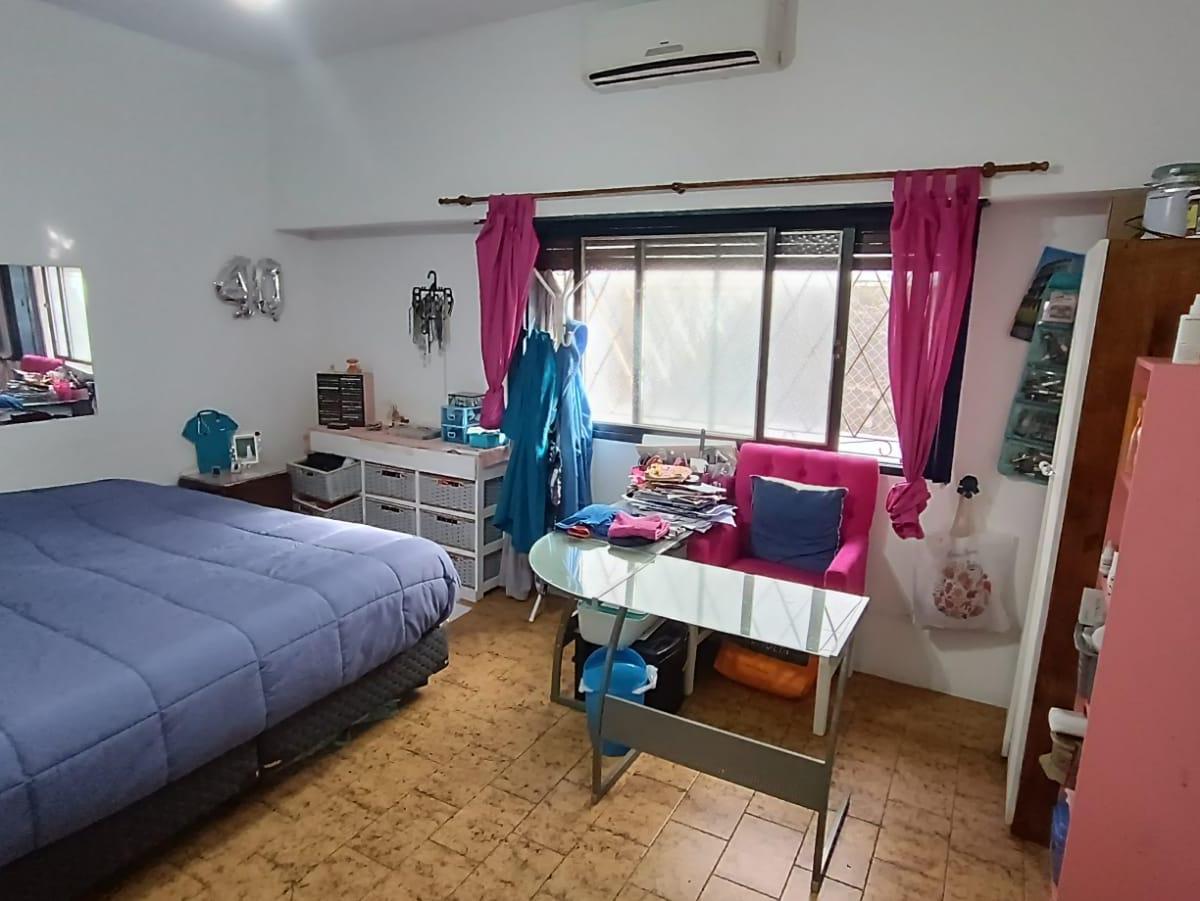 Casa 6 Ambientes en PH Entrada Independiente 2 Patios y Terraza Ideal 2 Familias 2