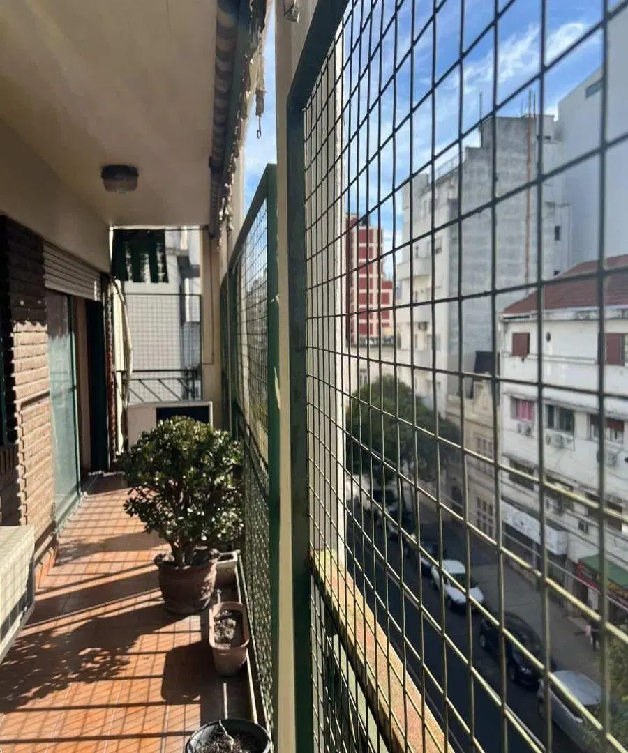3 Ambientes C/Amplio Balcón Corrido sobre Av. Ramón Falcón – Súper Luminoso 4
