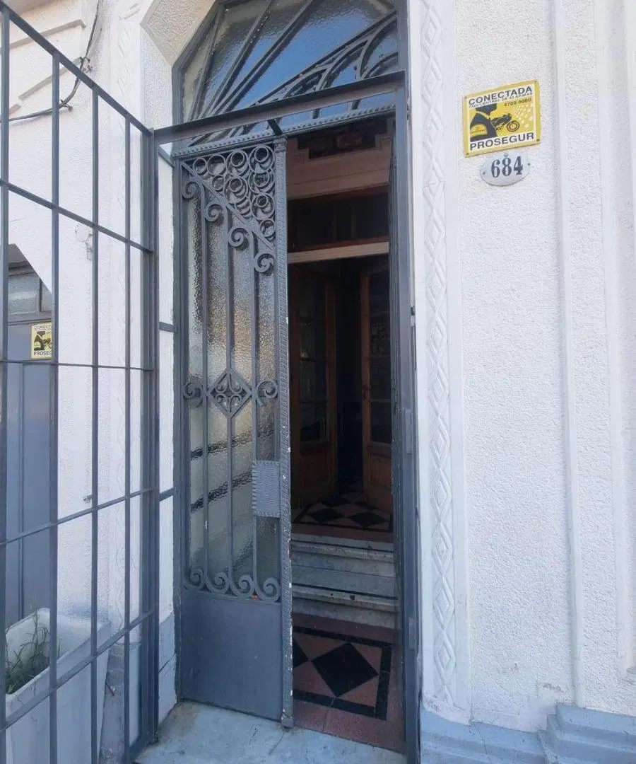 Casa de estilo en lote propio con garage, vitraux y pisos de pinotea – Pergamino 684 5