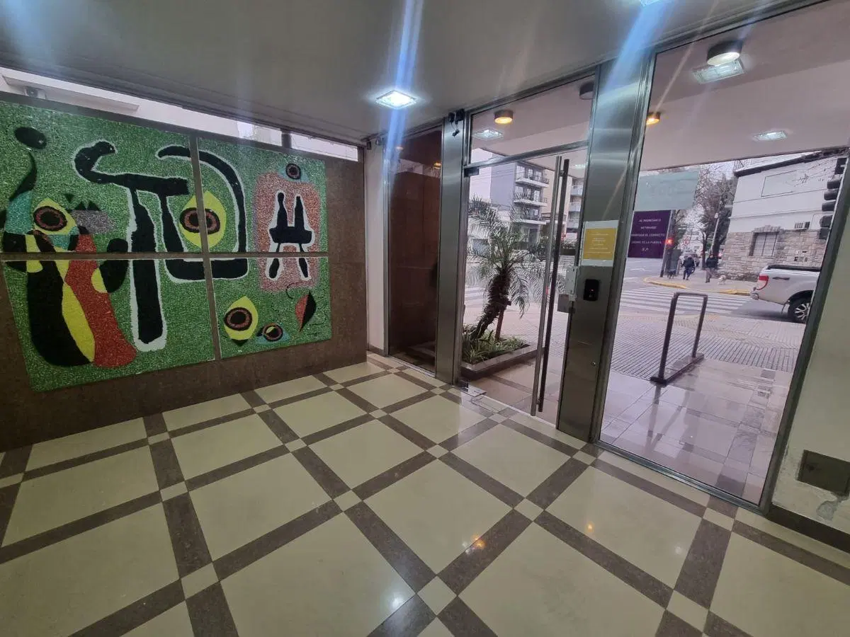 Alquiler monoambiente divisible con balcón al frente en Flores Directorio 3002 3