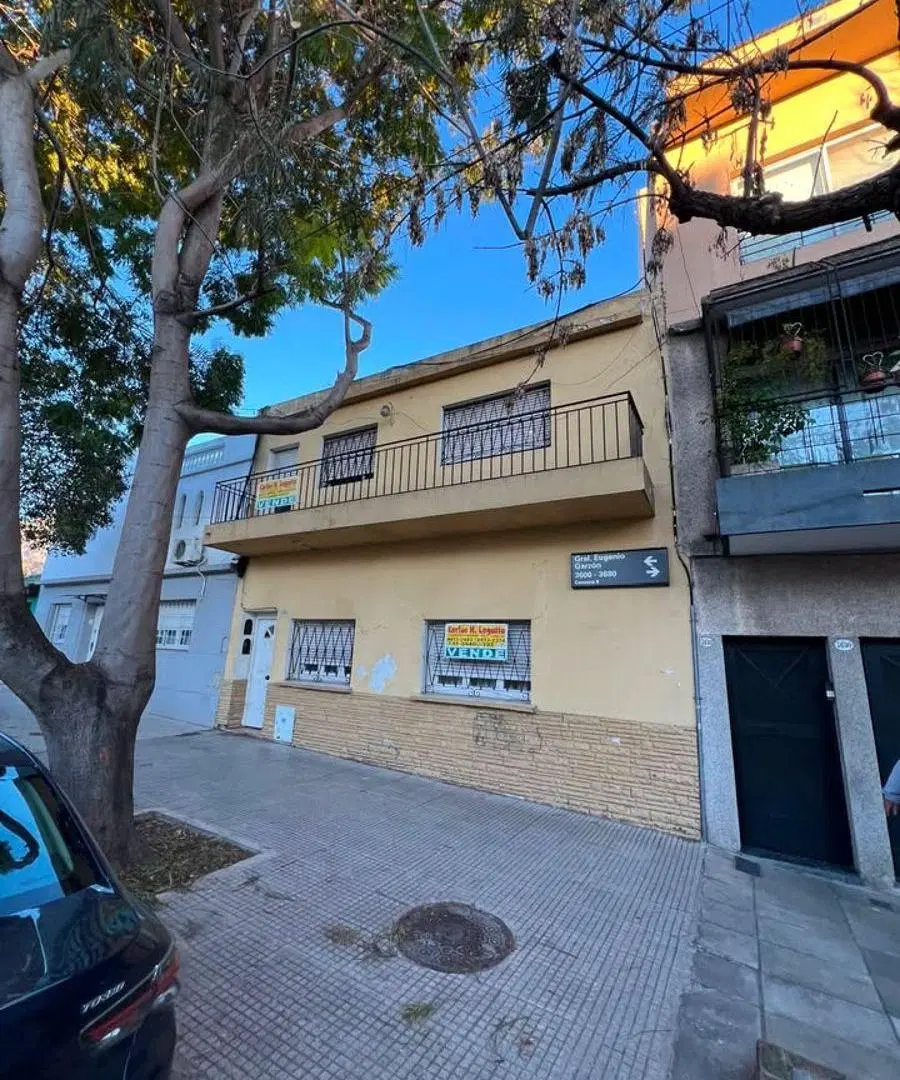 Casa en venta con dos viviendas, terraza y gran potencial – Eugenio Garzón 3680, Parque Avellaneda 8