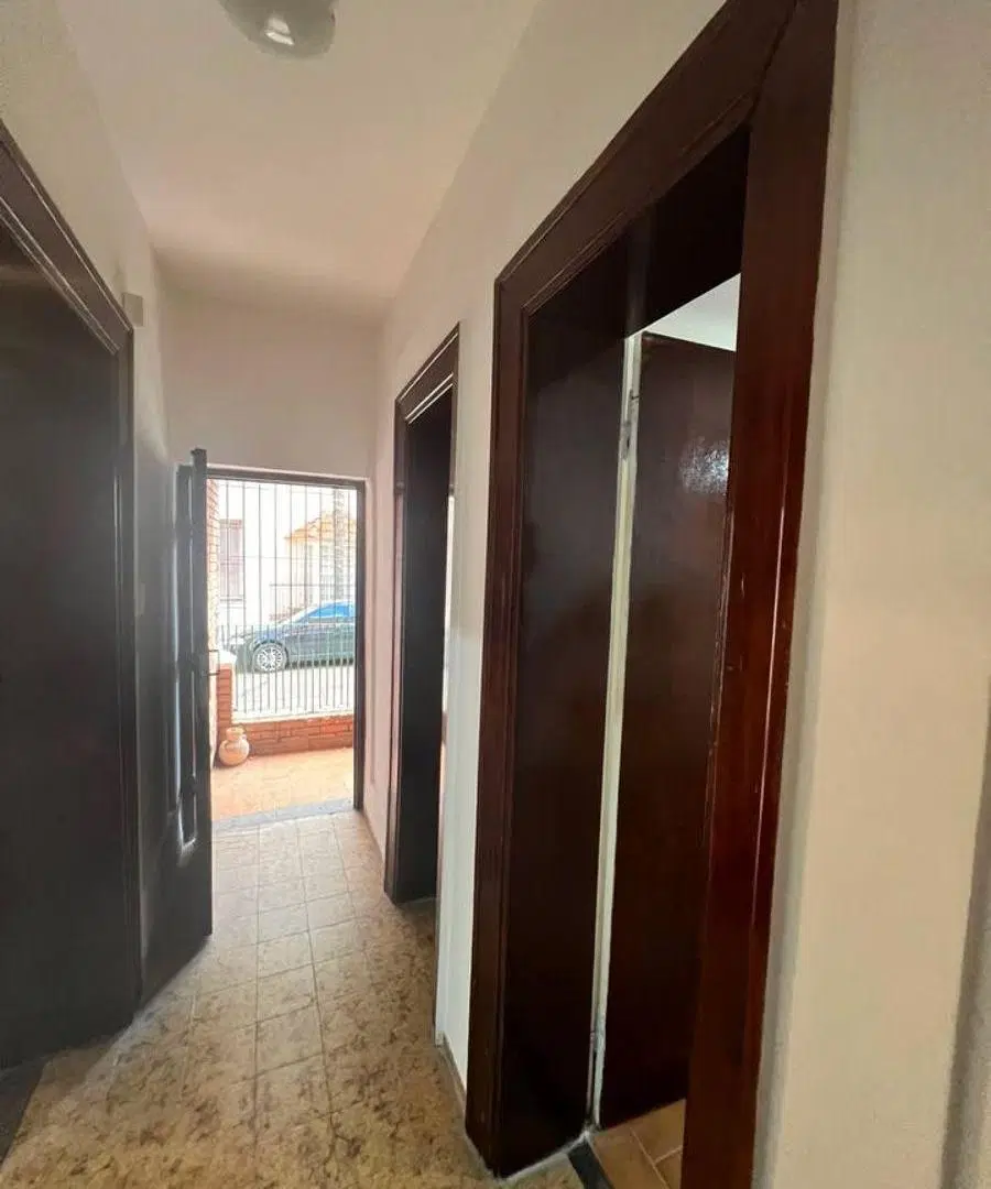 Excelente casa en lote propio con terraza y detalles de estilo – Naón 612 3