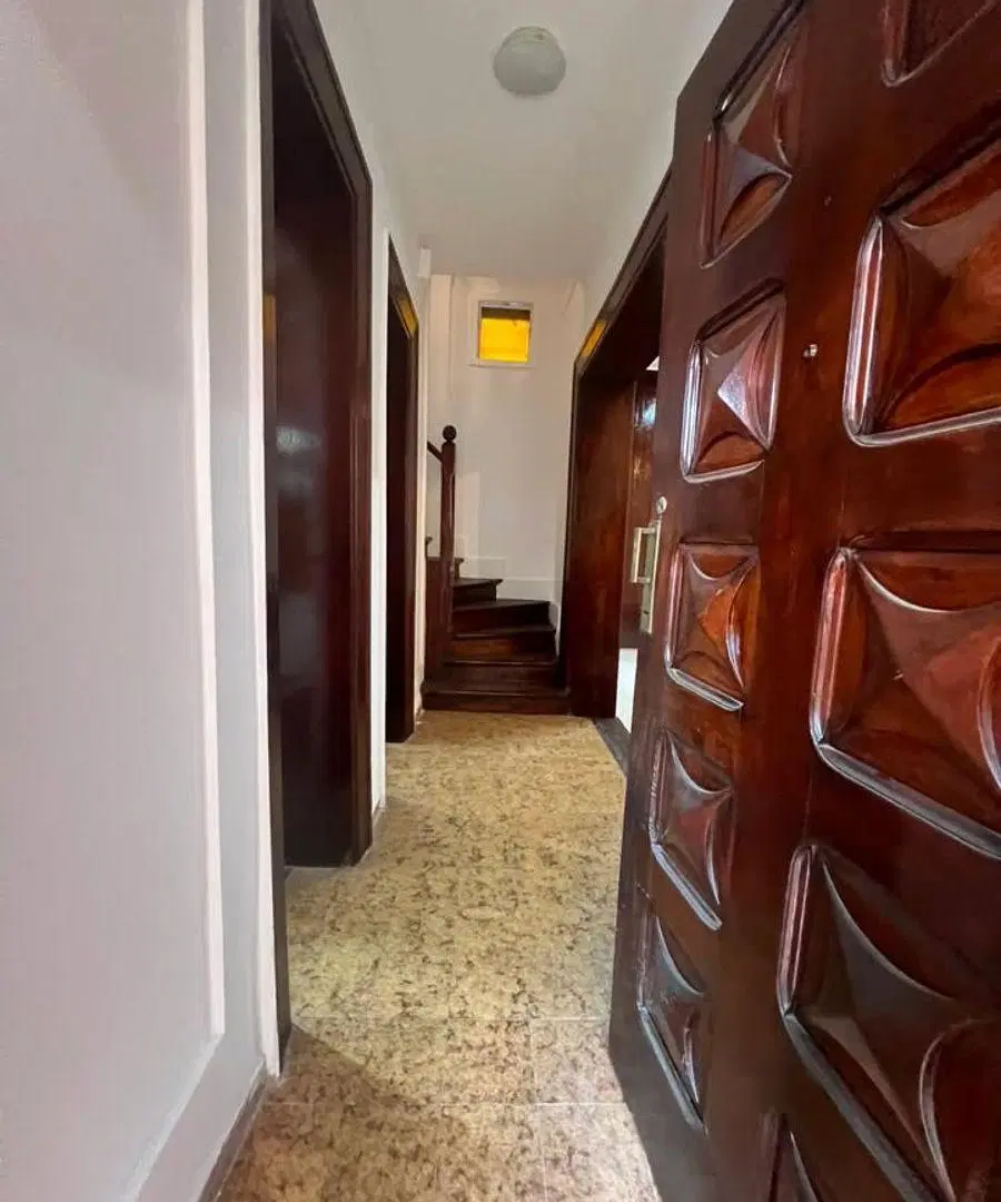 Excelente casa en lote propio con terraza y detalles de estilo – Naón 612 8