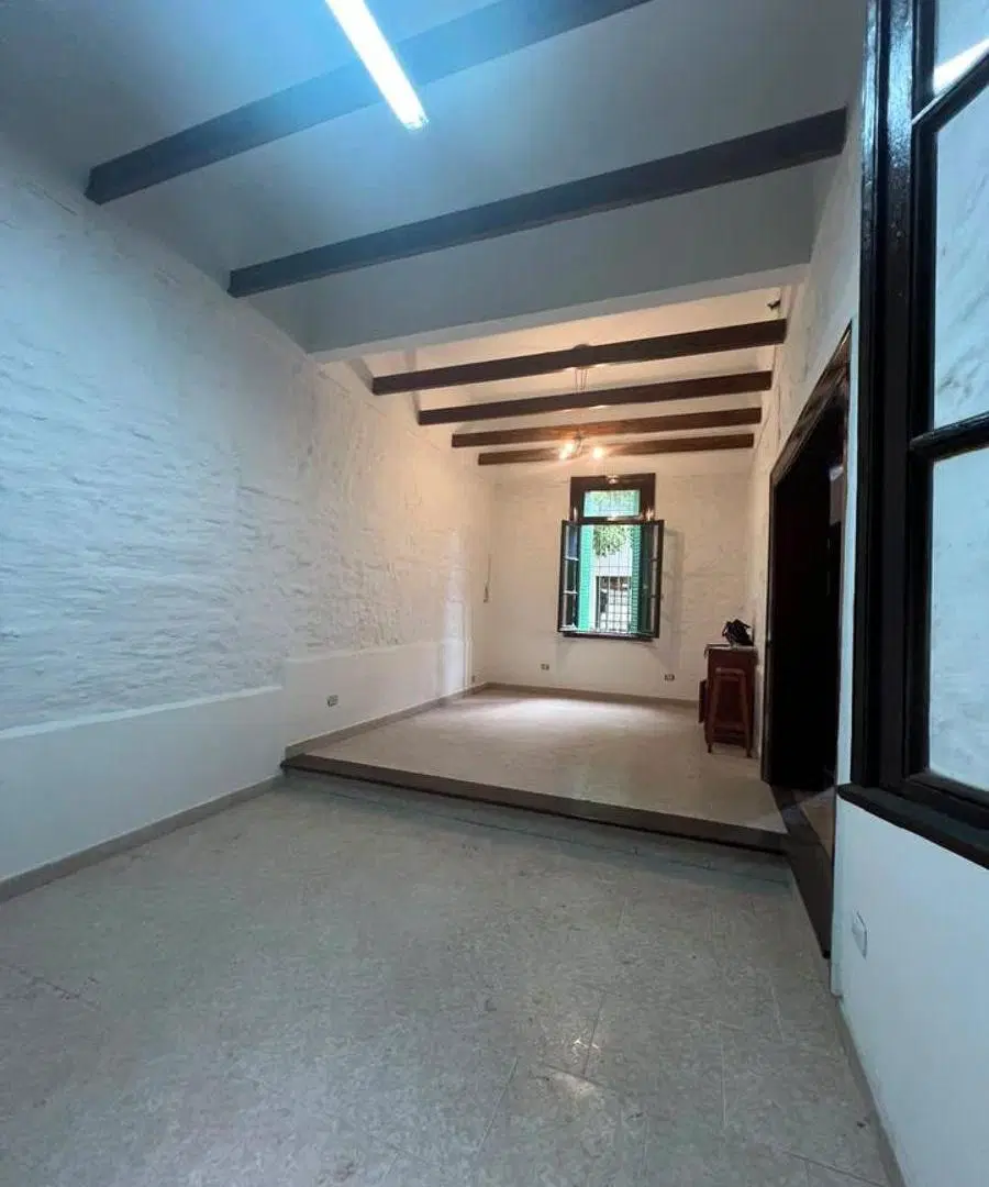Excelente casa en lote propio con terraza y detalles de estilo – Naón 612 5