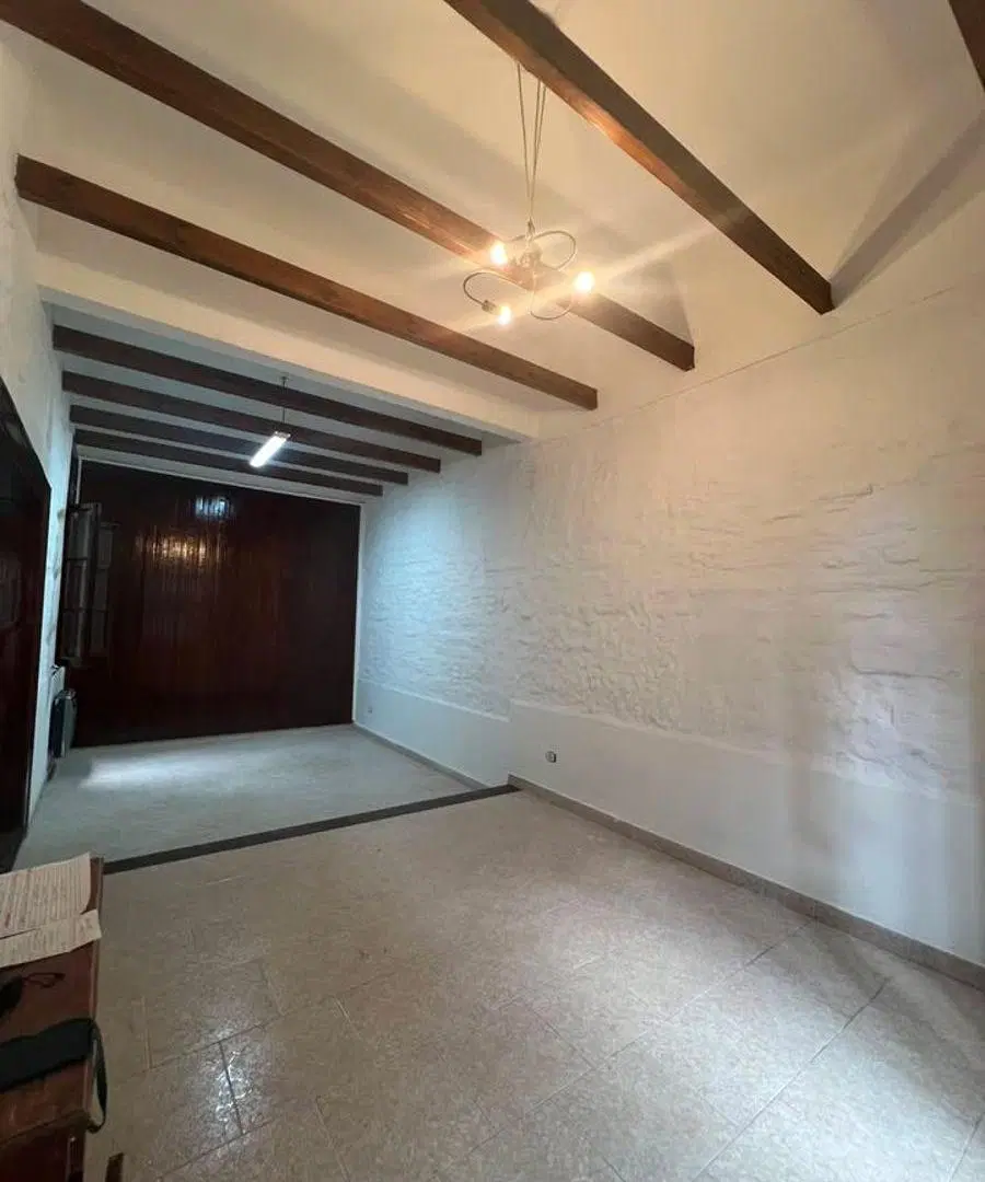Excelente casa en lote propio con terraza y detalles de estilo – Naón 612 2