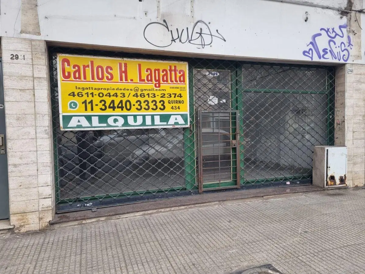 Local comercial al frente sobre Av. Alberdi – Vidriera, baño y excelente zona comercial 2