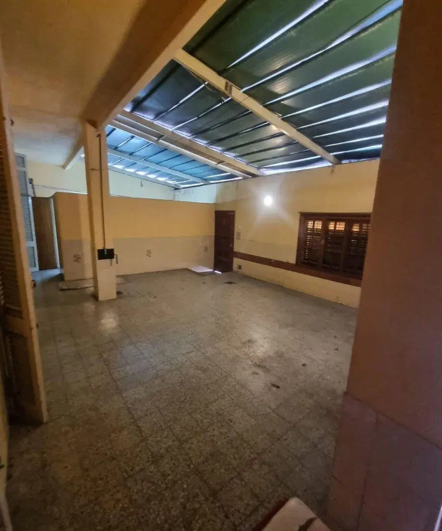 Casa en Alquiler Uso Comercial – 3 Dormitorios, Patio Cubierto con Techo Rebatible y Garage 3