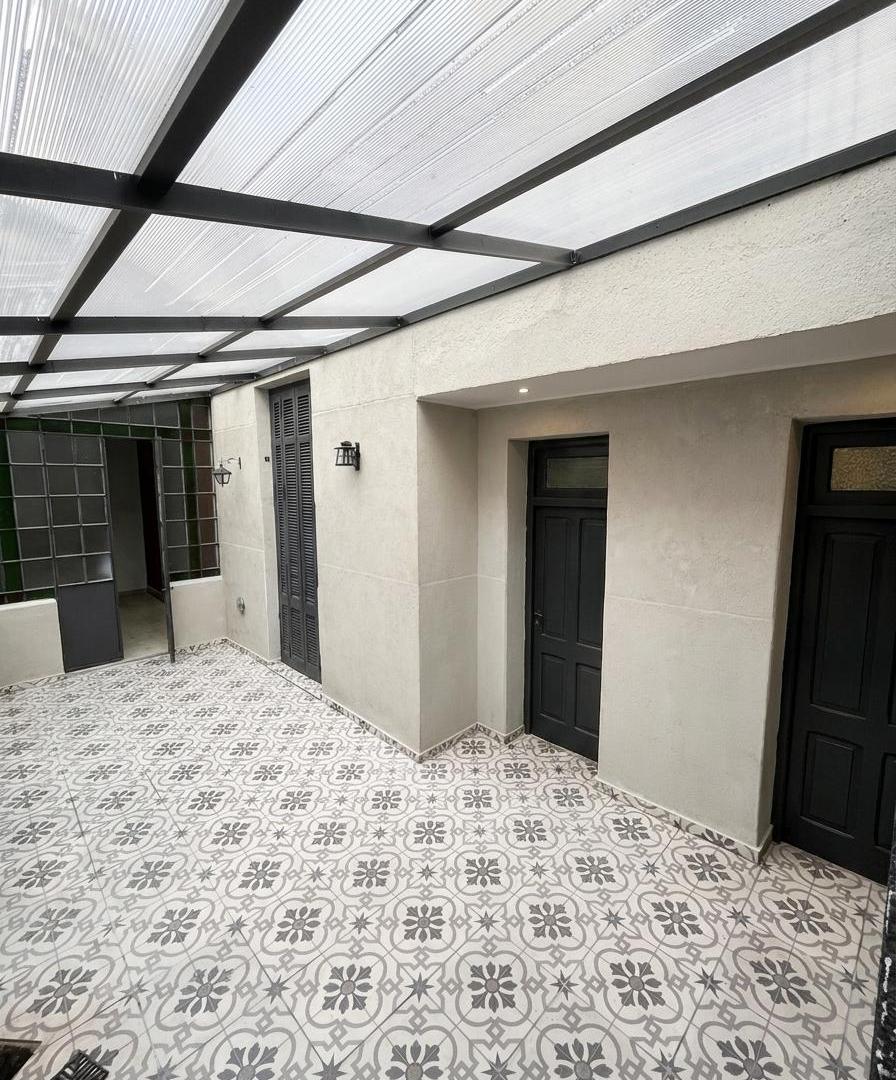 Foto de Propiedad Tipo Casa Reciclada a Nuevo con Patio, Cascada, Terraza con, imagen 3