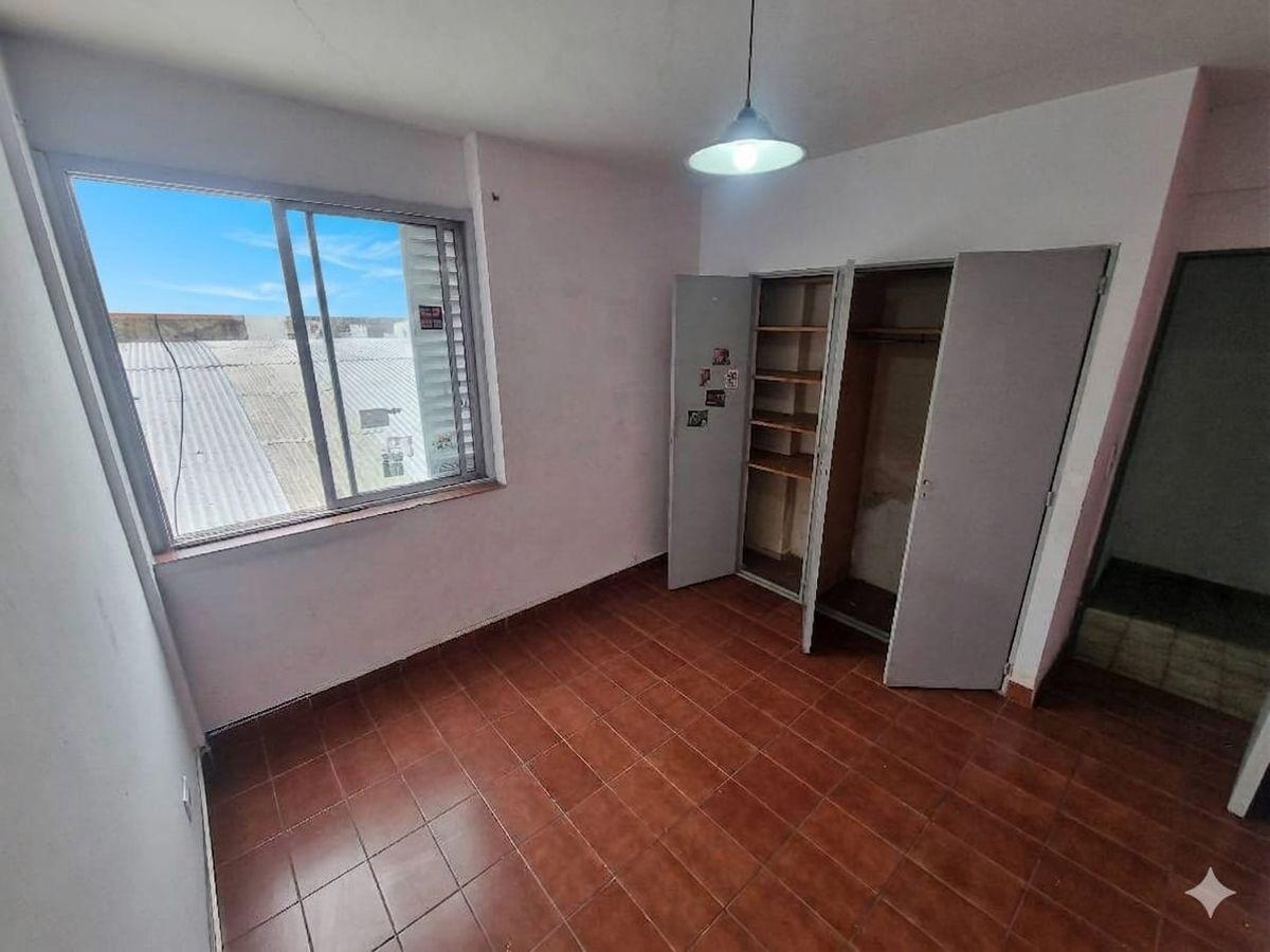 Foto de Oportunidad!! Amplio departamento 4 ambientes sobre Av. Directorio 3051 - Muy luminoso, imagen 2