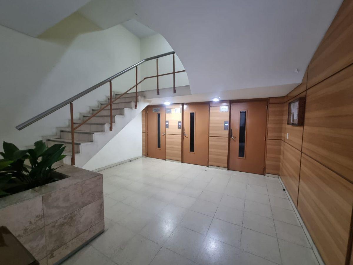 Foto de Oportunidad!! Amplio departamento 4 ambientes sobre Av. Directorio 3051 - Muy luminoso, imagen 4