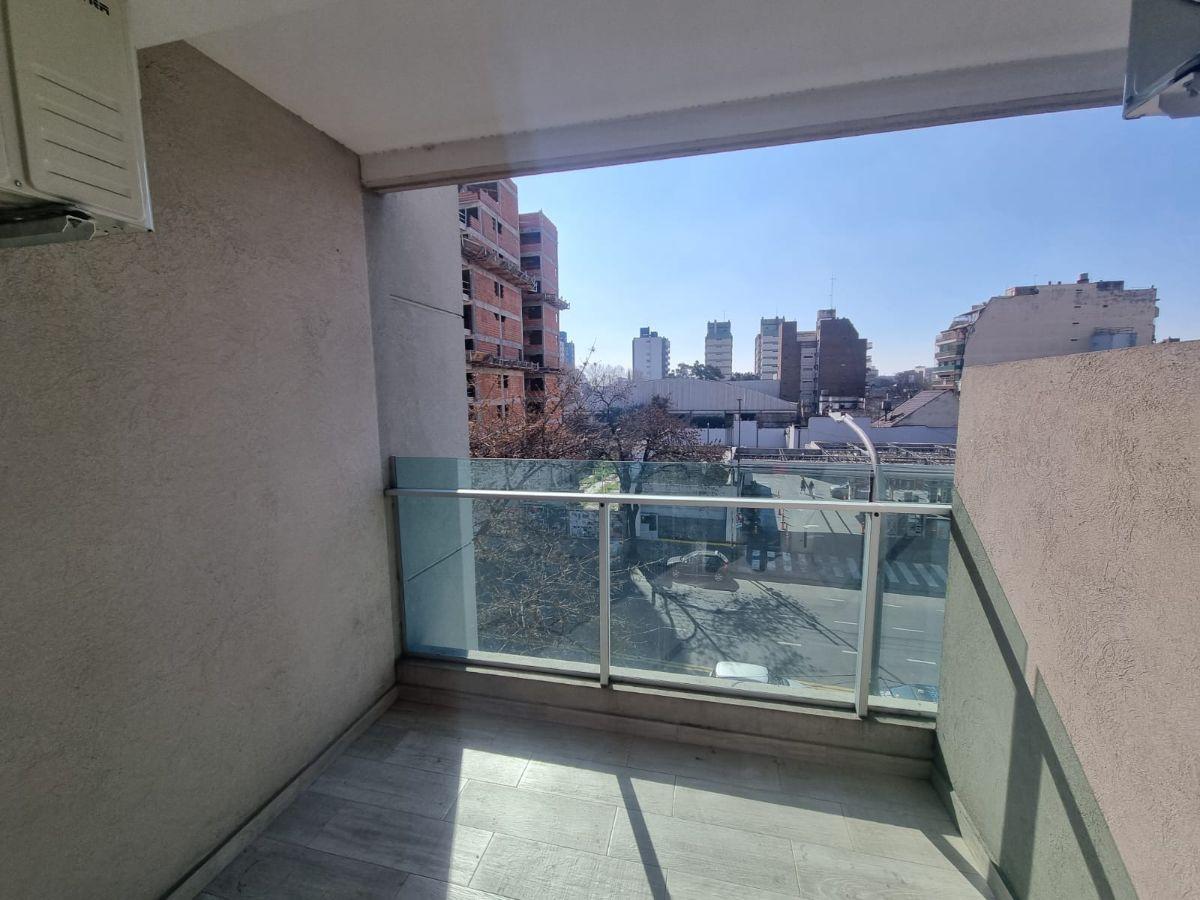 Foto de 2 Ambientes a Nuevo con Balcón sobre Av. Rivadavia 8224, imagen 3