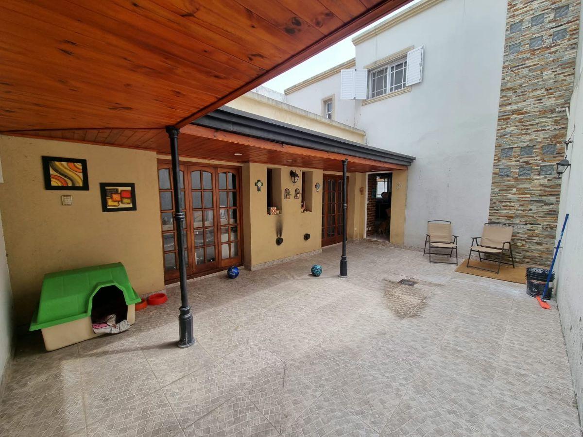 Foto de Excelente PH en Flores con garage, patio, jardín, quincho y parrilla, imagen 5
