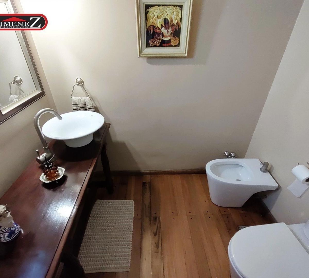 Venta Casa Lote Propio - Garaje - Reciclada - 318 m² Totales 4