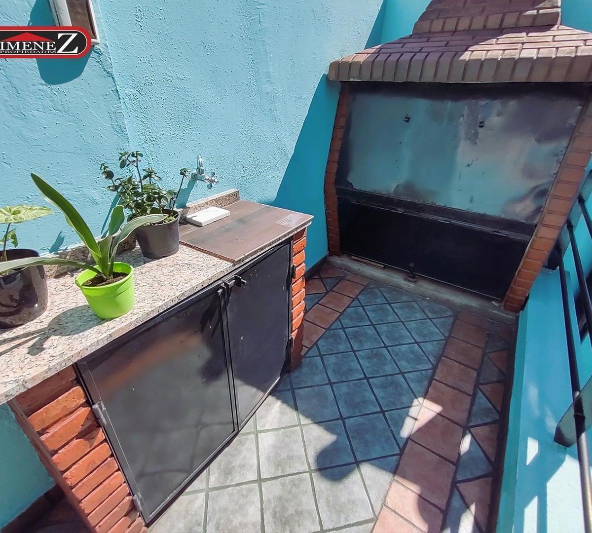 Venta Casa Lote Propio - Garaje - Reciclada - 318 m² Totales 5
