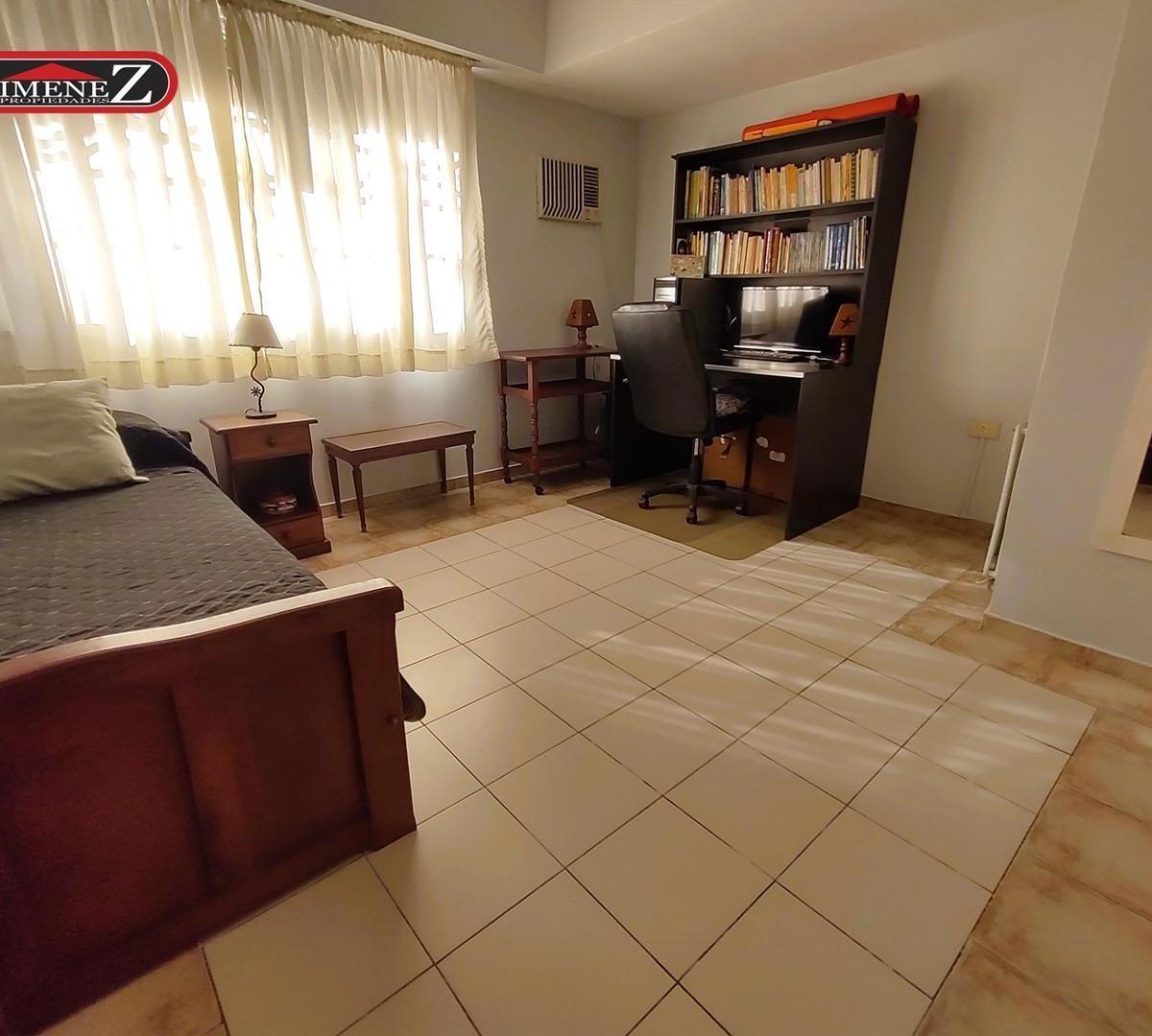 Venta Casa Lote Propio - Garaje - Reciclada - 318 m² Totales 3