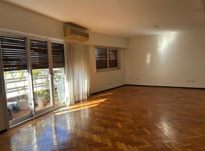 LAPRIDA/GUTIERREZ - S/PISO FTE LIVING 4 DORM D/SERV COCHERA 2