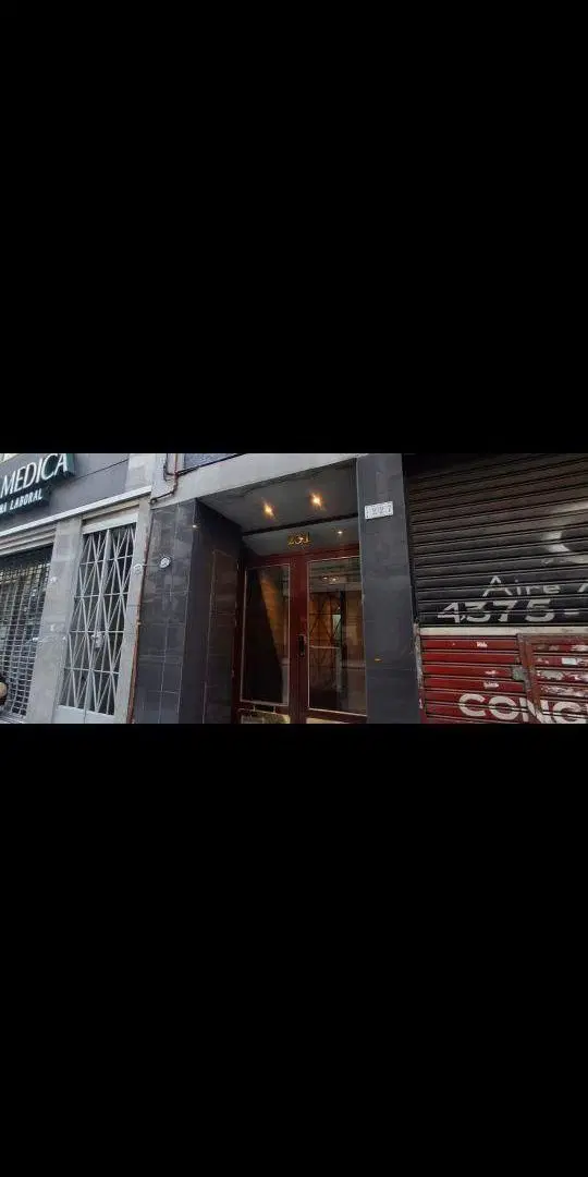 Preciosa oficina o monoambiente para turismo, al frente, piso alto, balcón aterrazado 3