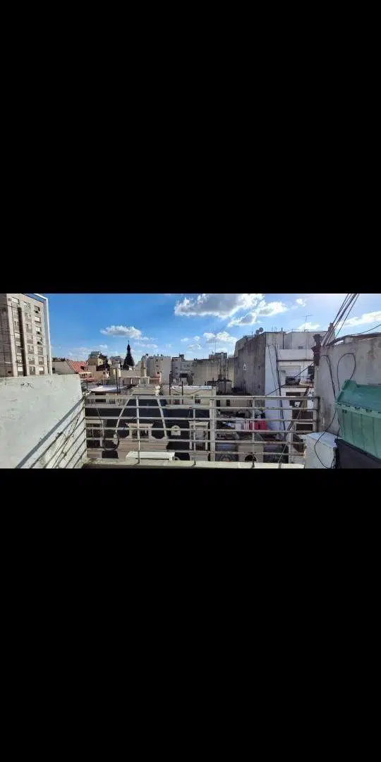 Preciosa oficina o monoambiente para turismo, al frente, piso alto, balcón aterrazado 2