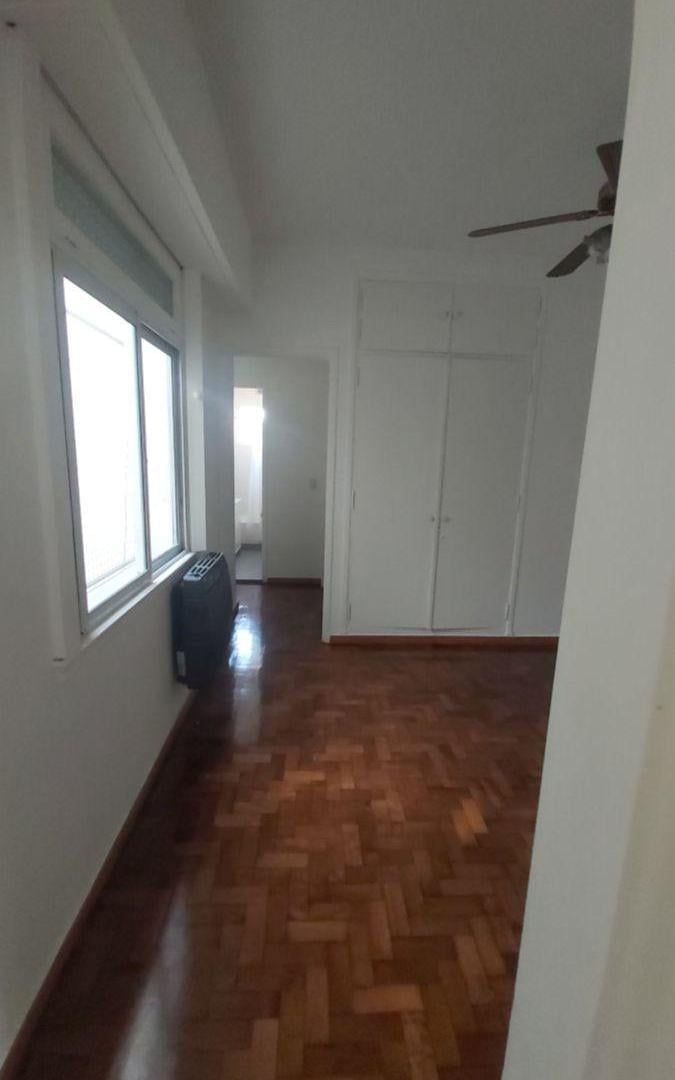 Foto de 3 ambientes antiguos en excelente estado.. EXPENSAS $ 80.000. SOHO, imagen 2