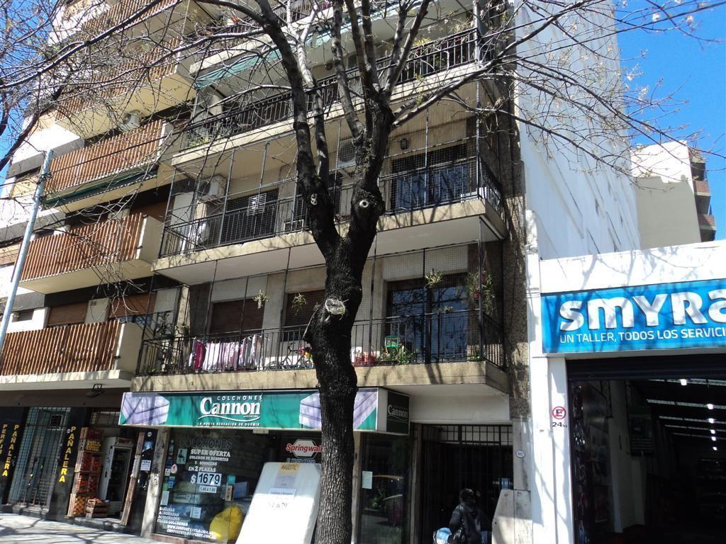 Departamento 3 Ambientes. | Av Rivadavia 8012 4