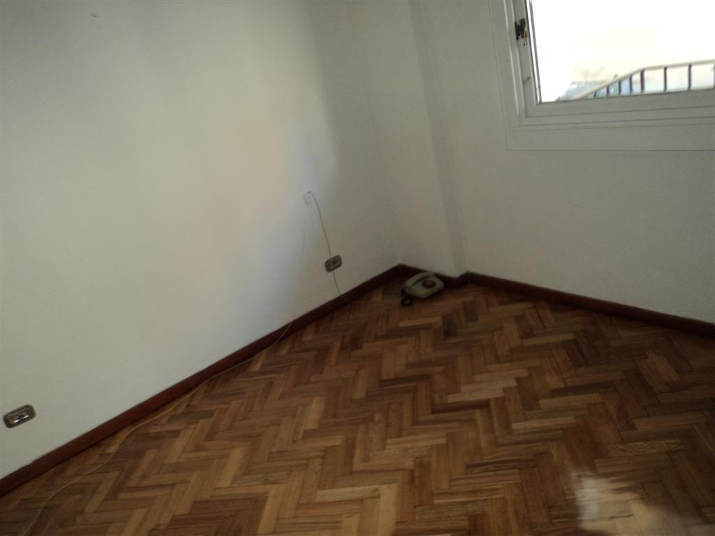 Departamento 3 Ambientes. | Av Rivadavia 8012 5