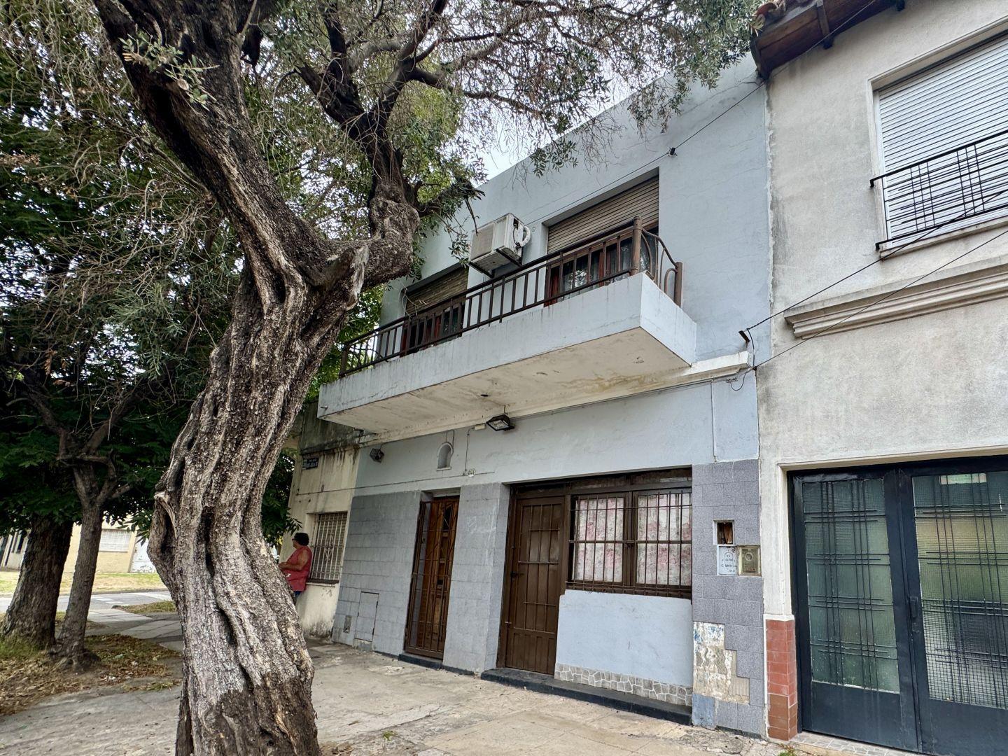 Casa 3 ambientes. | Oro 4844