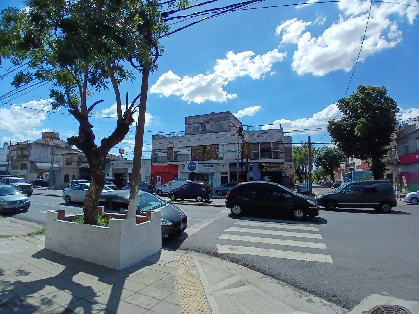 Local . | Presidente Peron 6001 5