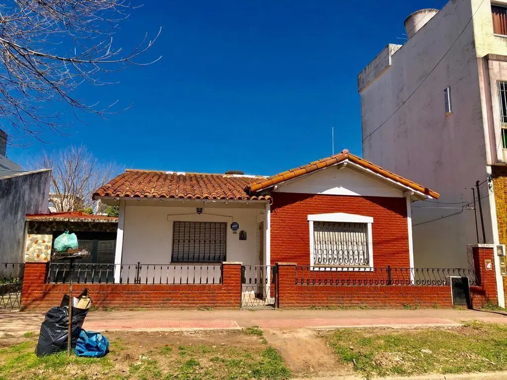 Casa 3 ambientes. | Dante 4984 2