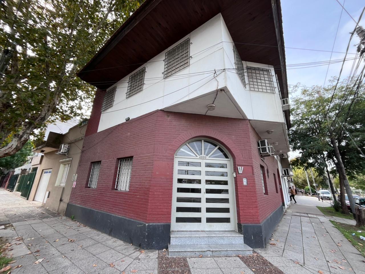 Local . | JUAN BAUTISTA ALBERDI 4999