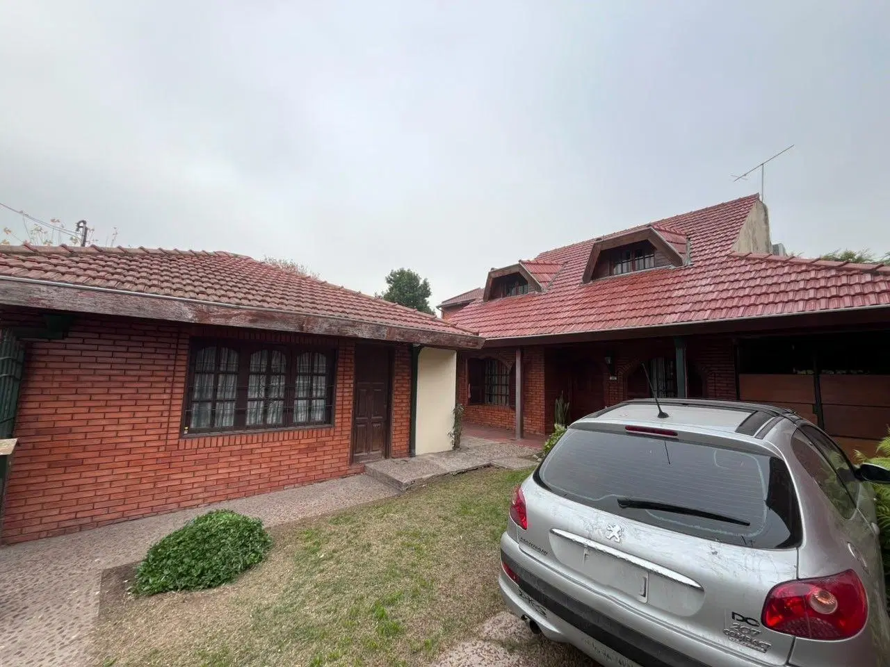 Casa 6 ambientes 4 dormitorios. | MARIQUITA SANCHEZ DE THOMPSON - (3F) 1044 5