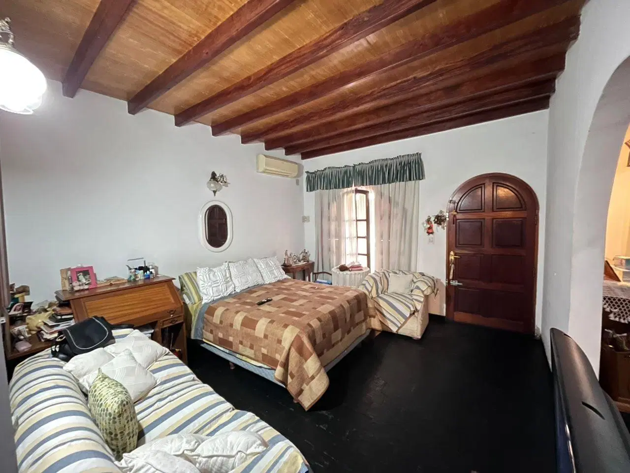Casa 6 ambientes 4 dormitorios. | MARIQUITA SANCHEZ DE THOMPSON - (3F) 1044 4