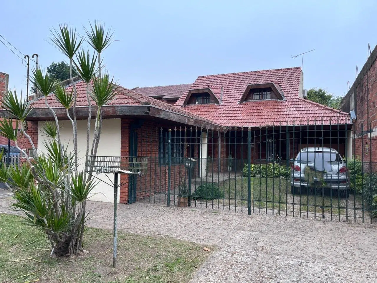 Casa 6 ambientes 4 dormitorios. | MARIQUITA SANCHEZ DE THOMPSON - (3F) 1044 2