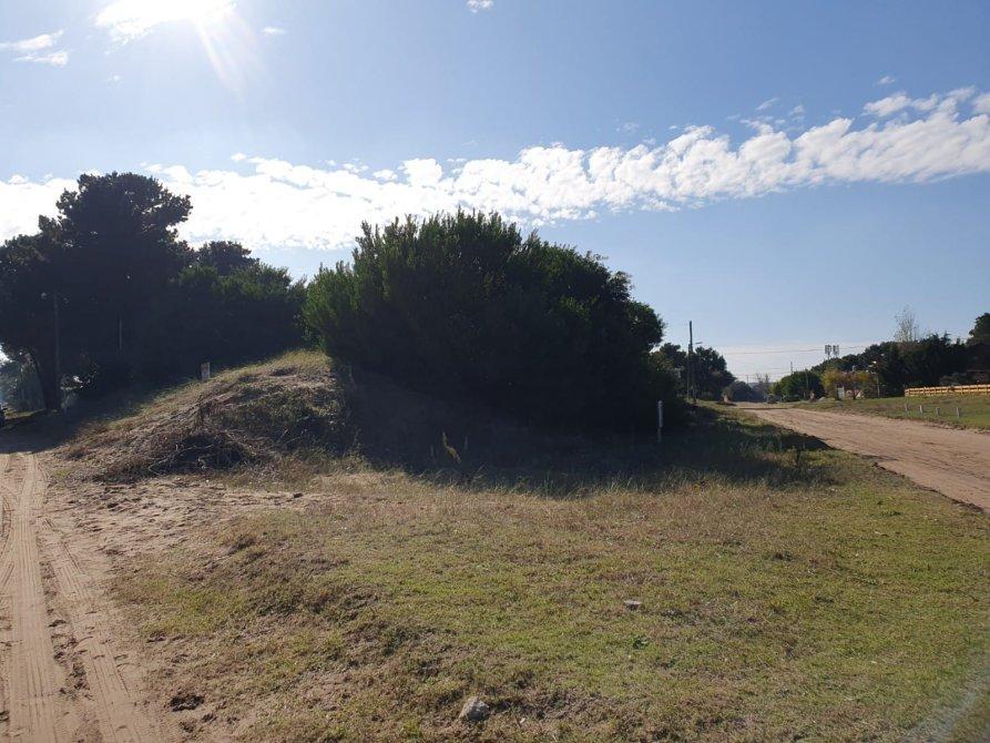Lote Comercial/residencial a m de Av Principal a 350 m de La Playa 4