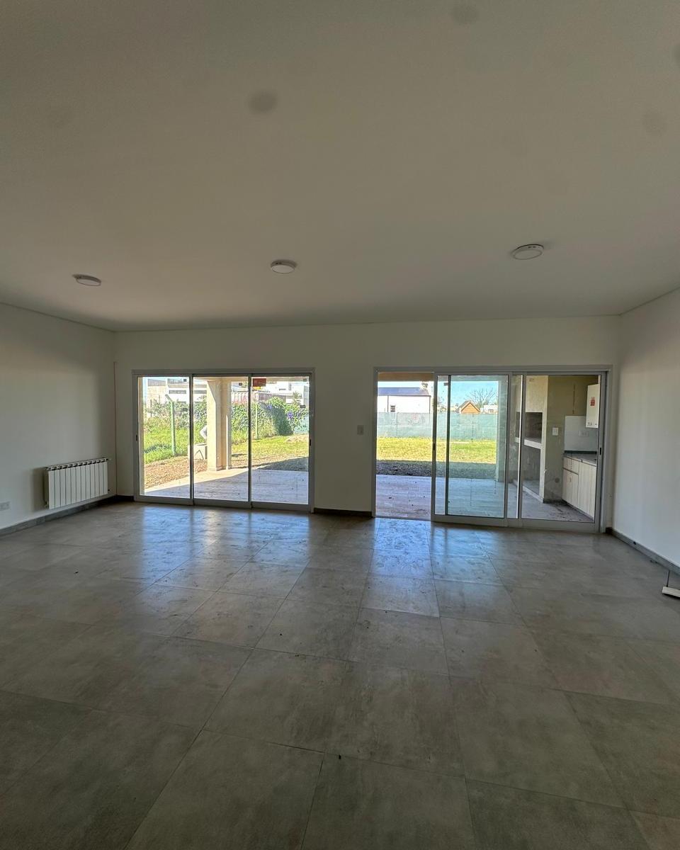 Foto de Casa a estrenar de 4 ambientes en Lujan, imagen 5