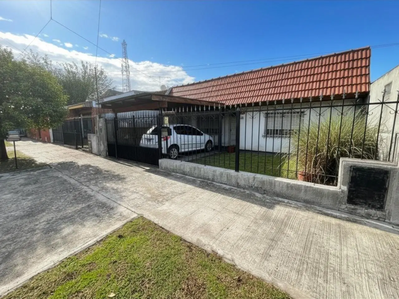 Casa de 4 ambientes a metros del Predio Finky 5