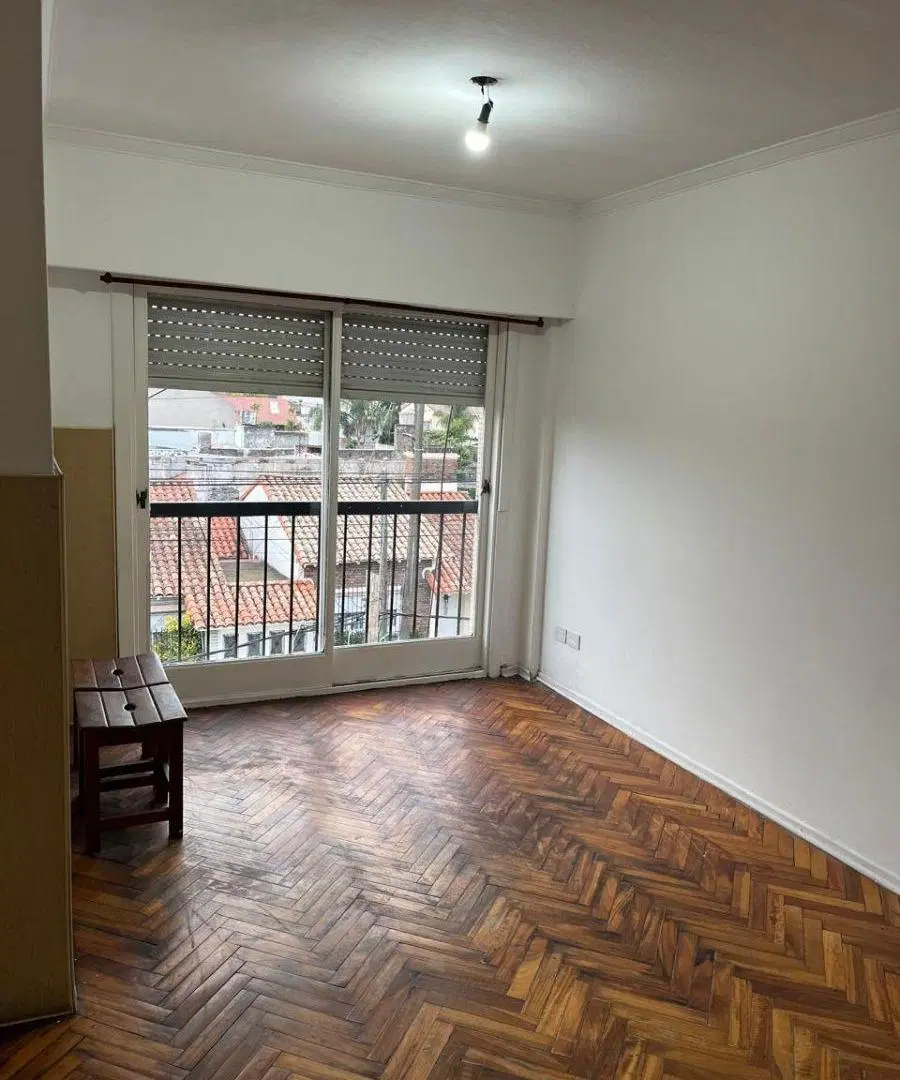 Departamento 2 Ambientes con Balcón al Frente – Excelente Ubicación en Lomas de Zamora 3