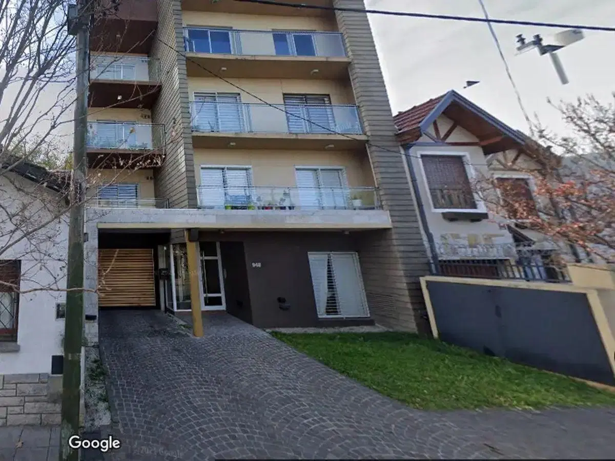 Departamento de 2 ambientes con cochera en Temperley 4