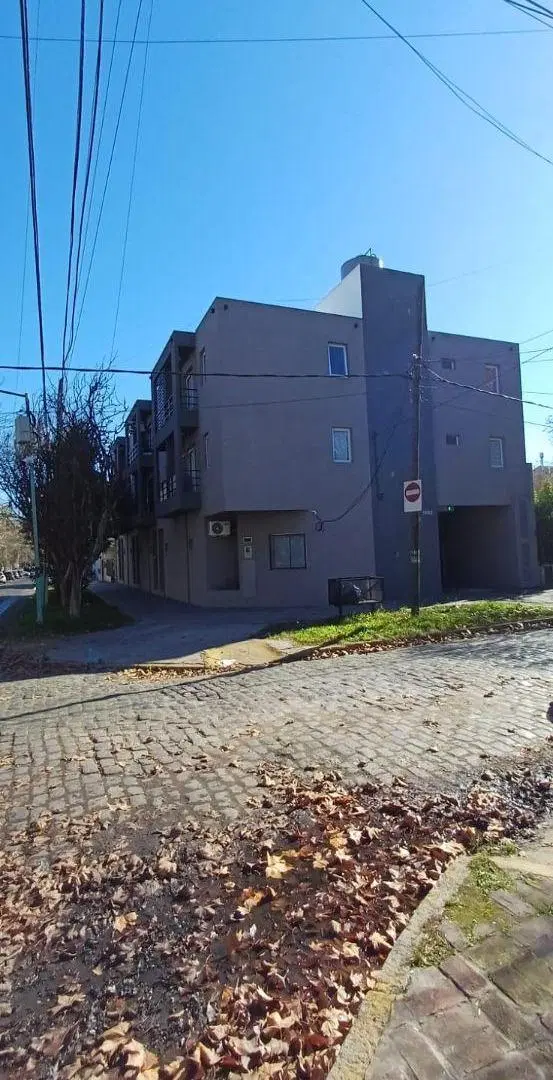 Monoambiente en alquiler en inmejorable barrio residencial de Banfield 1