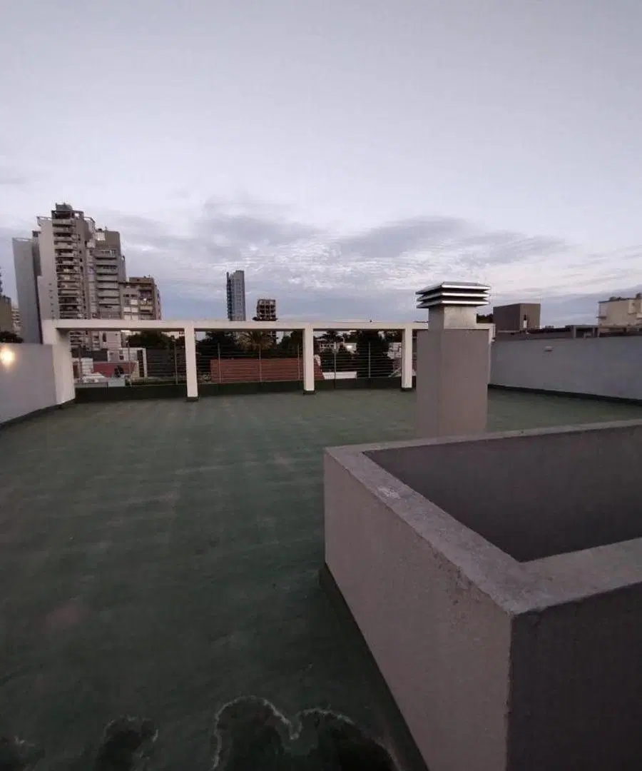 Departamento de dos ambientes con cochera en excelente zona. 3